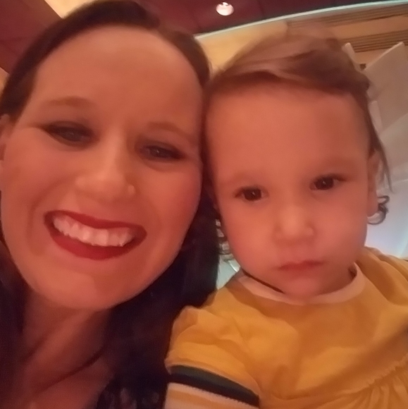 Meet your Posher, Caitlyn - Picture 3 of 3